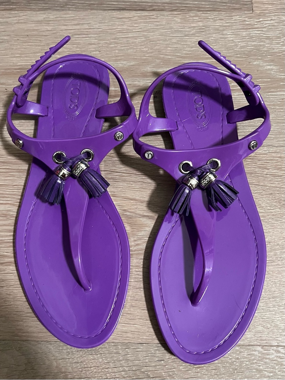 Tod's Nikel Purple Rubber Jelly T-Strap Tassel Sandals Size 37